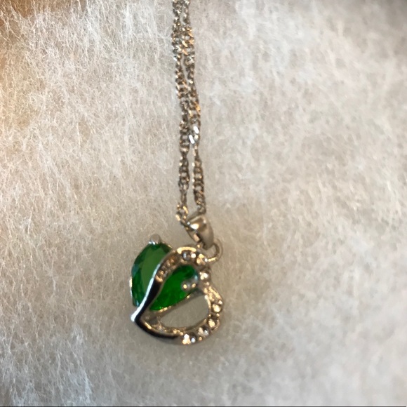 925 Sterling Silver Green Crystal Heart Necklace - Picture 2 of 4